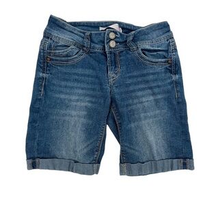 No Boundaries Cuffed Hem Denim Jean Shorts Size 5 Women’s